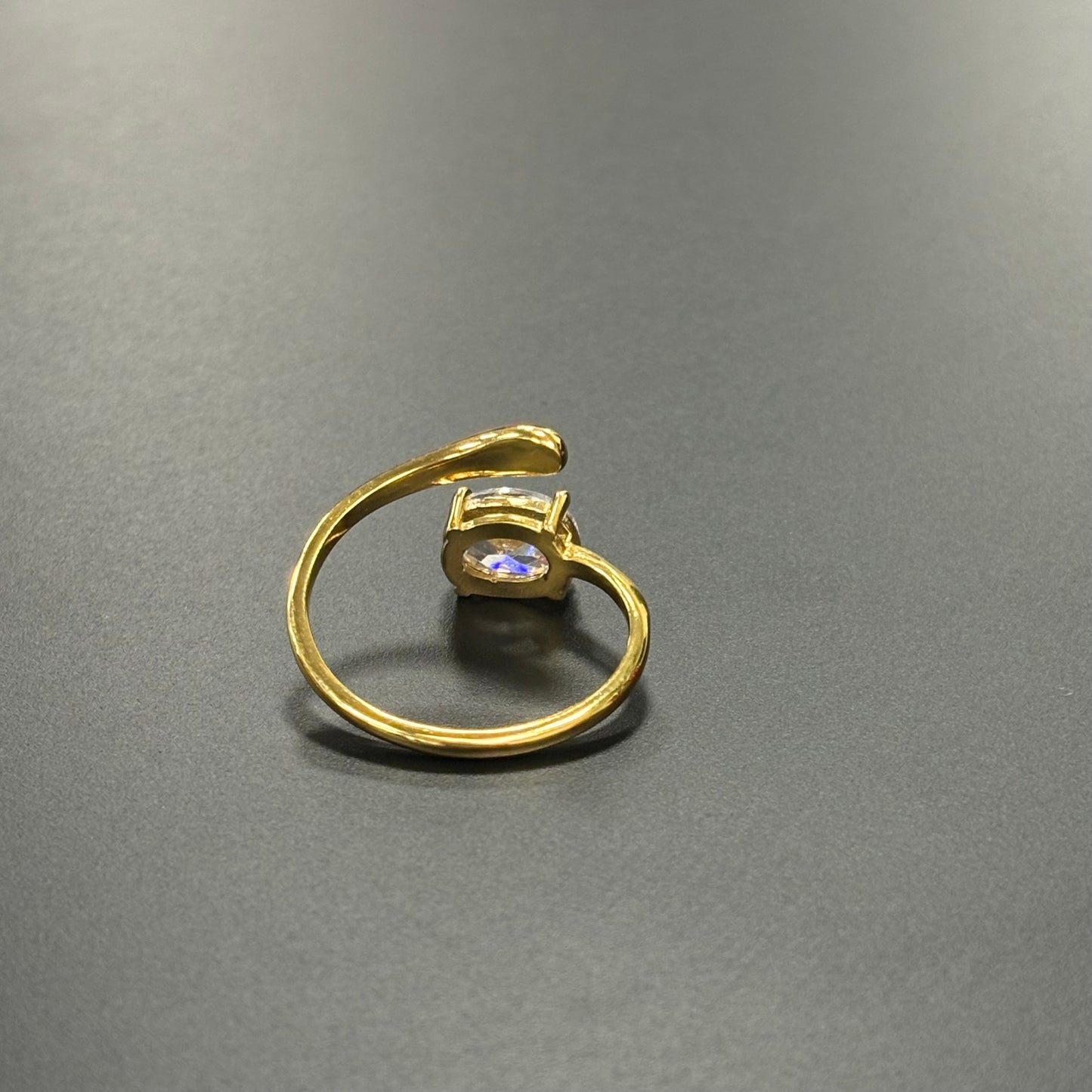 Oval And Gold Hug Ring