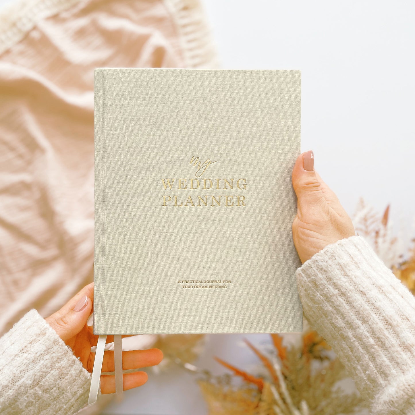 White Cloth wedding planner